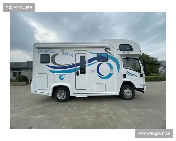 什么叫惊喜?餐桌可拼床、化妆,还能吃火锅,骏驰天鹰7号房车 什么叫惊喜?餐桌可拼床、化妆,还能吃火锅,骏驰天鹰7号房车