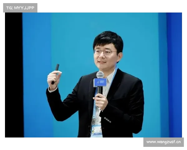 从吐槽、熬心灵鸡汤,到跳水,猎豹CEO傅盛太拼了,就为这些“机器人”…… 从吐槽、熬心灵鸡汤,到跳水,猎豹CEO傅盛太拼了,就为这些“机器人”……