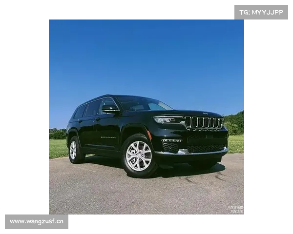 全新Jeep大切诺基L实拍,造型霸气,车长超宝马X7,搭5.7升V8动力 全新Jeep大切诺基L实拍,造型霸气,车长超宝马X7,搭5.7升V8动力